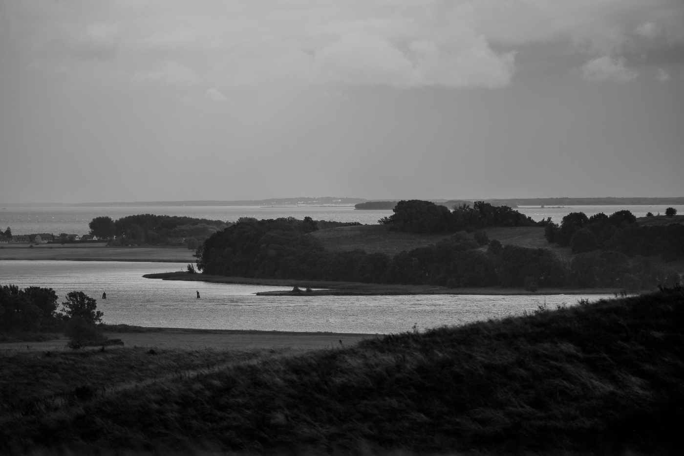 Blick von den Zickerschen Bergen über die Küstenlandschaft des Mönchguts bei Groß Zicker.